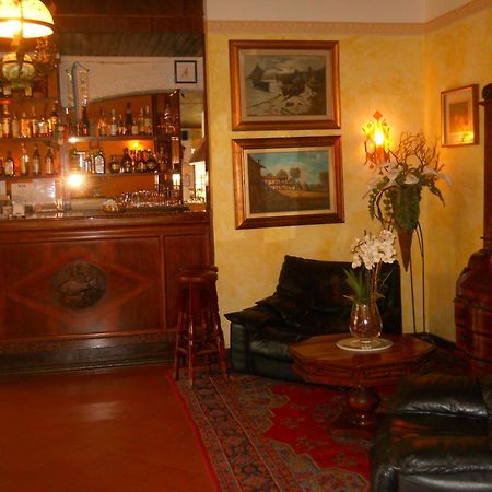 Hotel Il Rustichello Lonato Luaran gambar