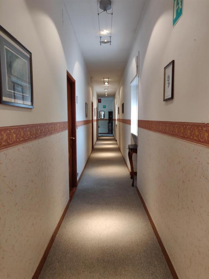 Hotel Il Rustichello Lonato Luaran gambar