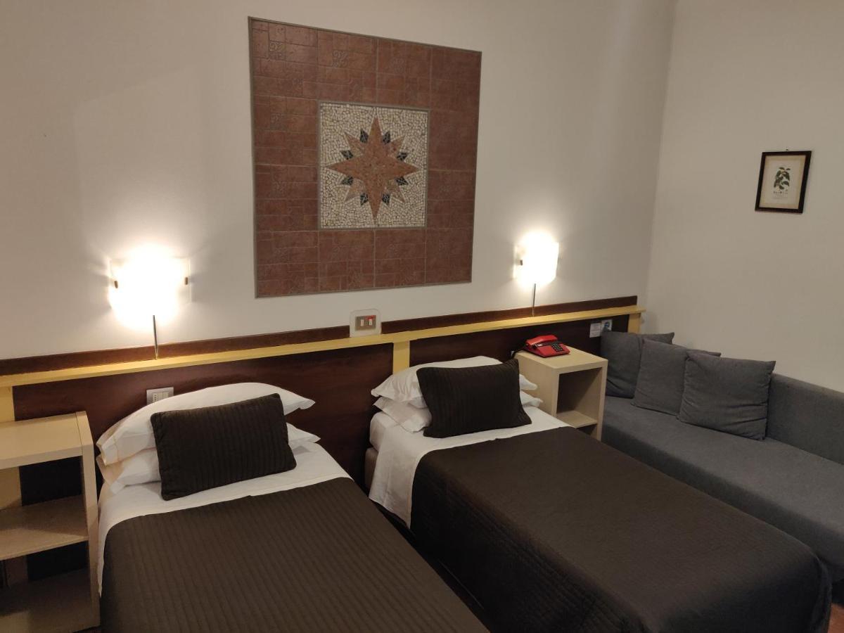 Hotel Il Rustichello Lonato Luaran gambar