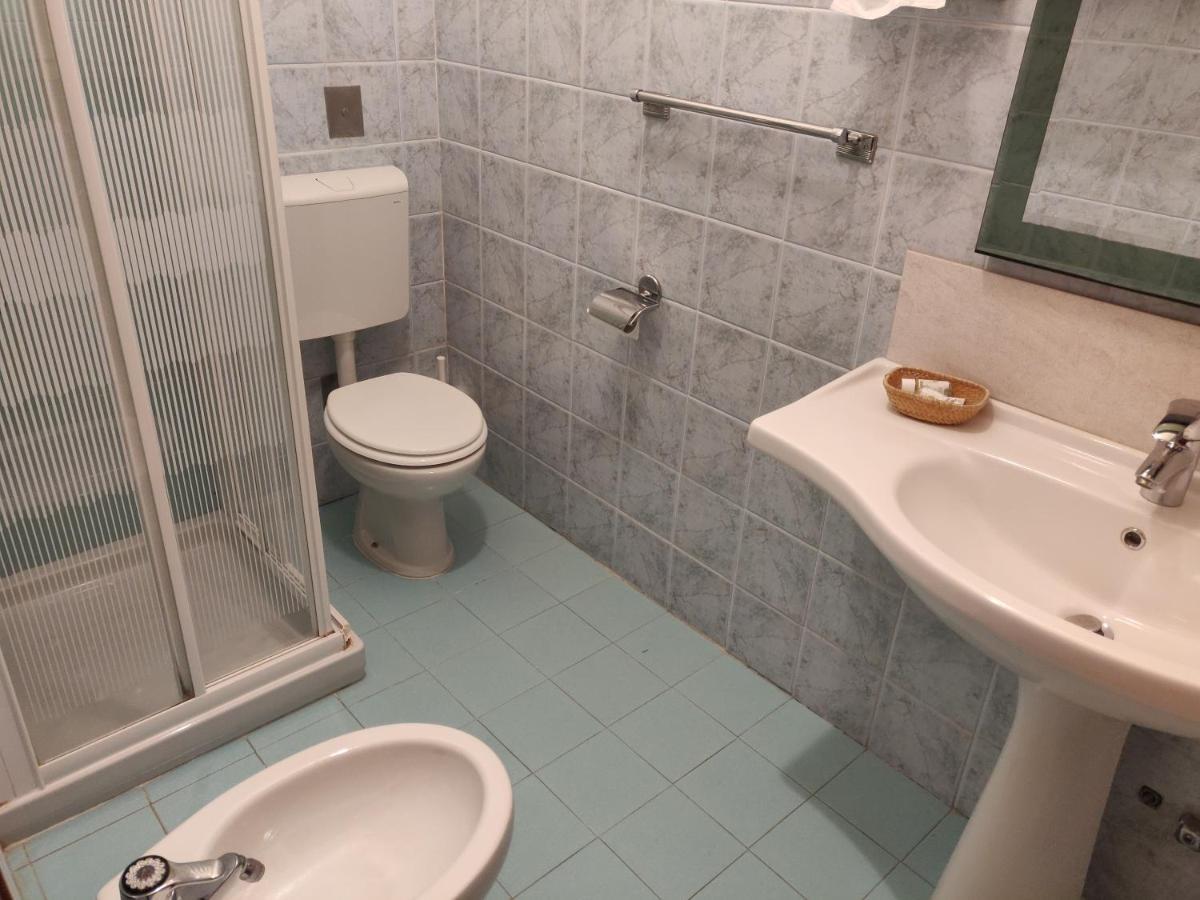 Hotel Il Rustichello Lonato Luaran gambar