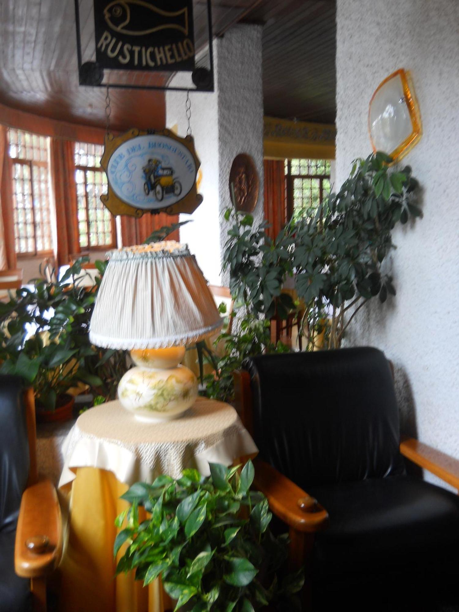 Hotel Il Rustichello Lonato Luaran gambar