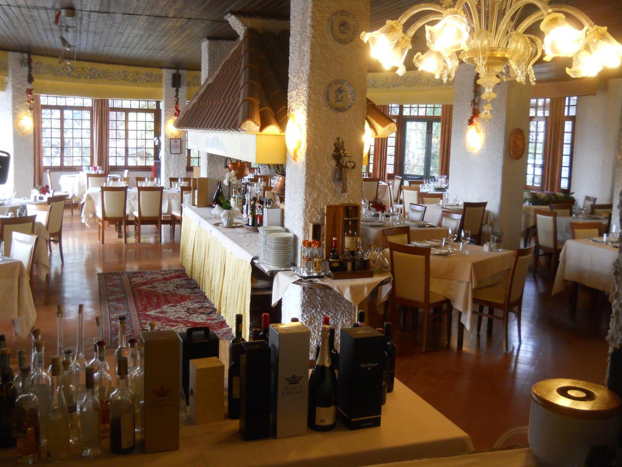 Hotel Il Rustichello Lonato Luaran gambar
