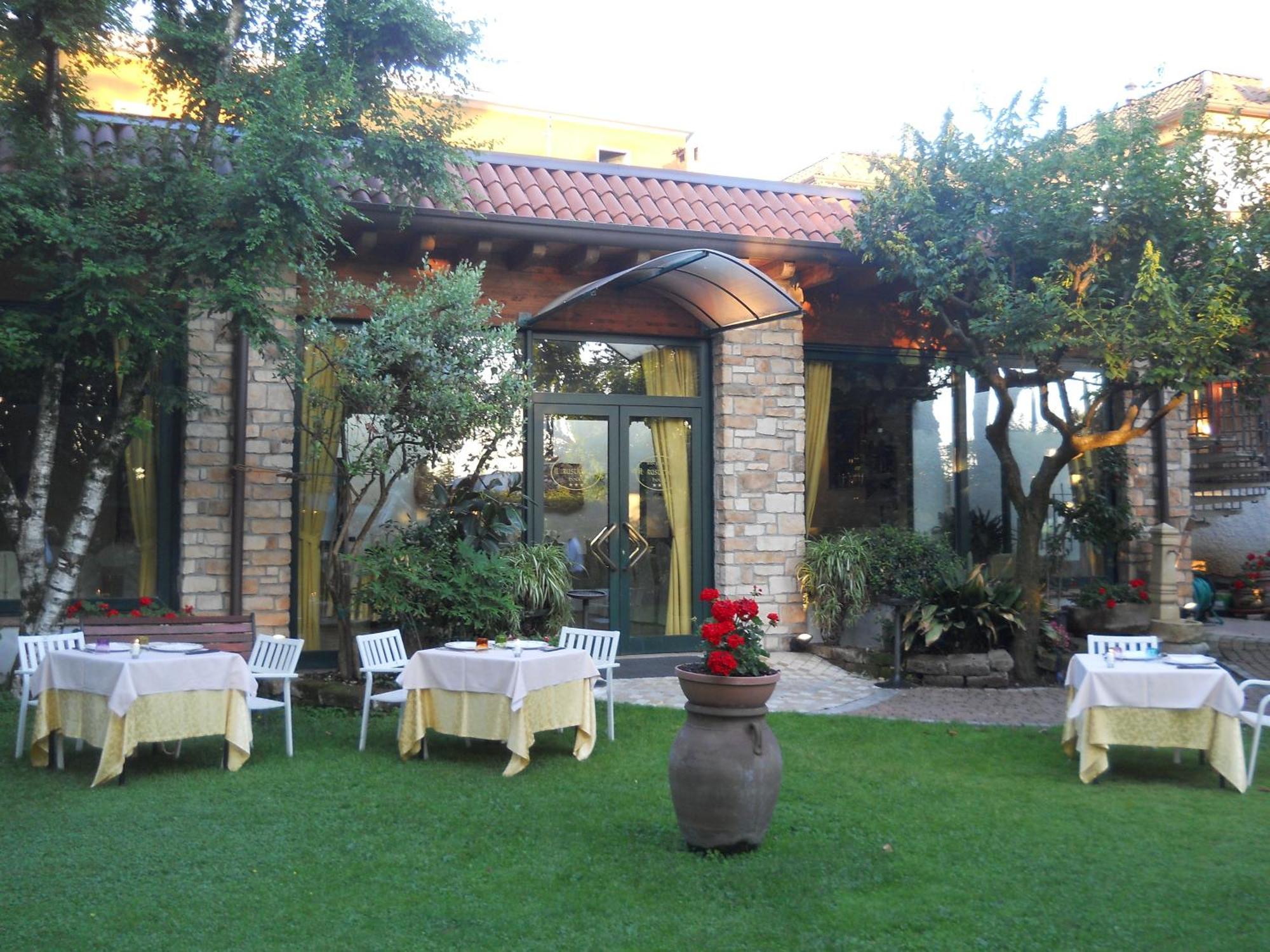 Hotel Il Rustichello Lonato Luaran gambar