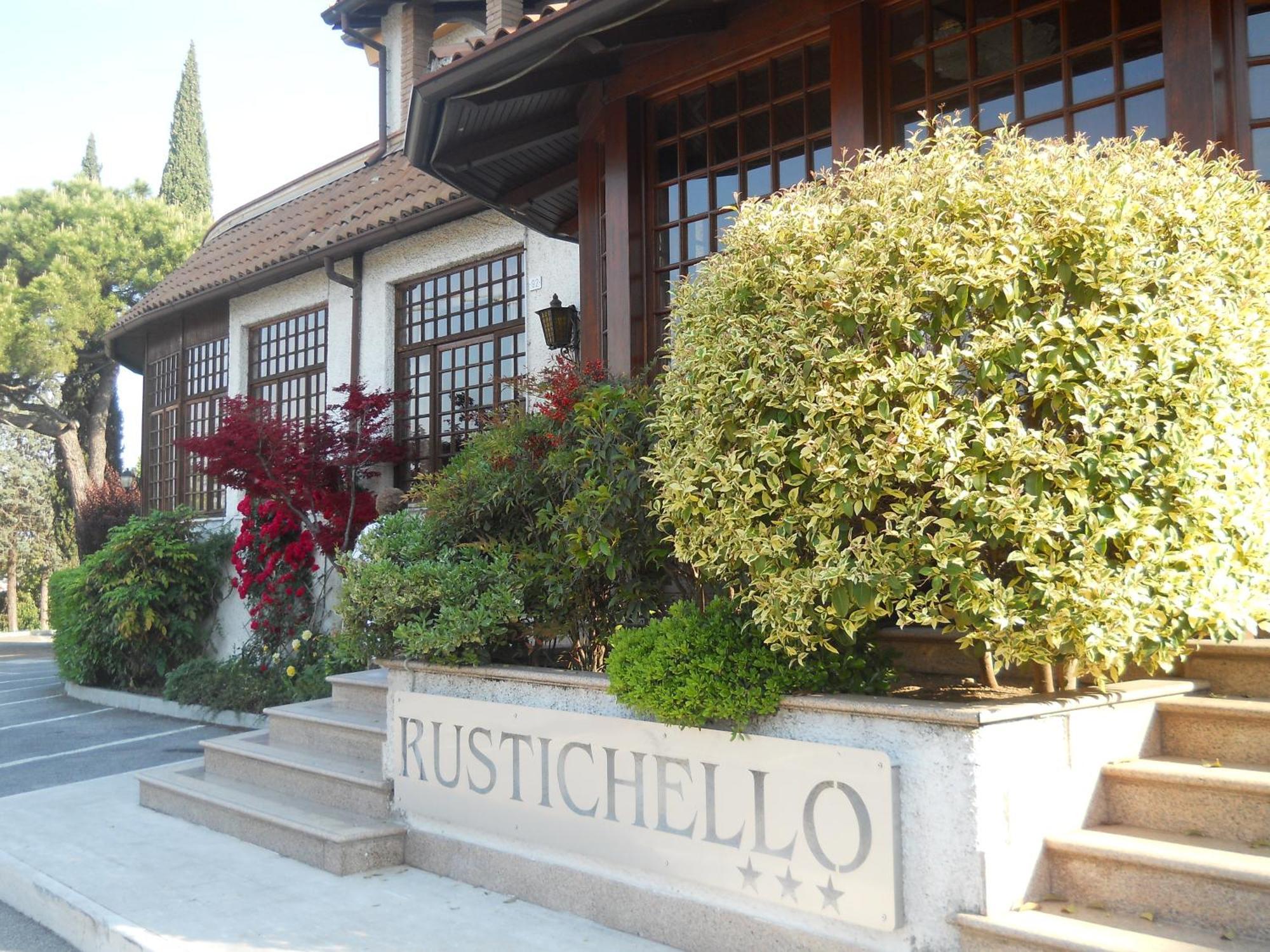 Hotel Il Rustichello Lonato Luaran gambar