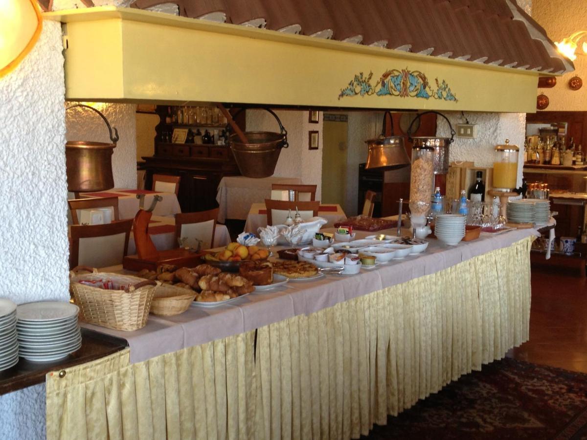 Hotel Il Rustichello Lonato Luaran gambar